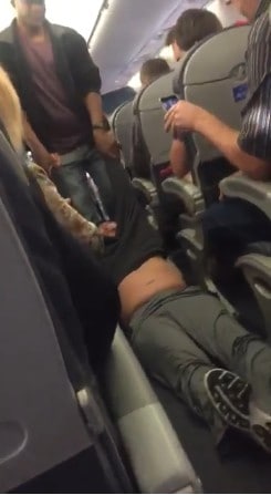 united airlines overbooking passenger 
